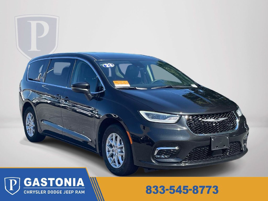 Certified 2023 Chrysler Pacifica Touring-L FWD image 1