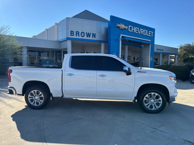 Used 2025 Chevrolet Silverado 1500 LTZ image 1