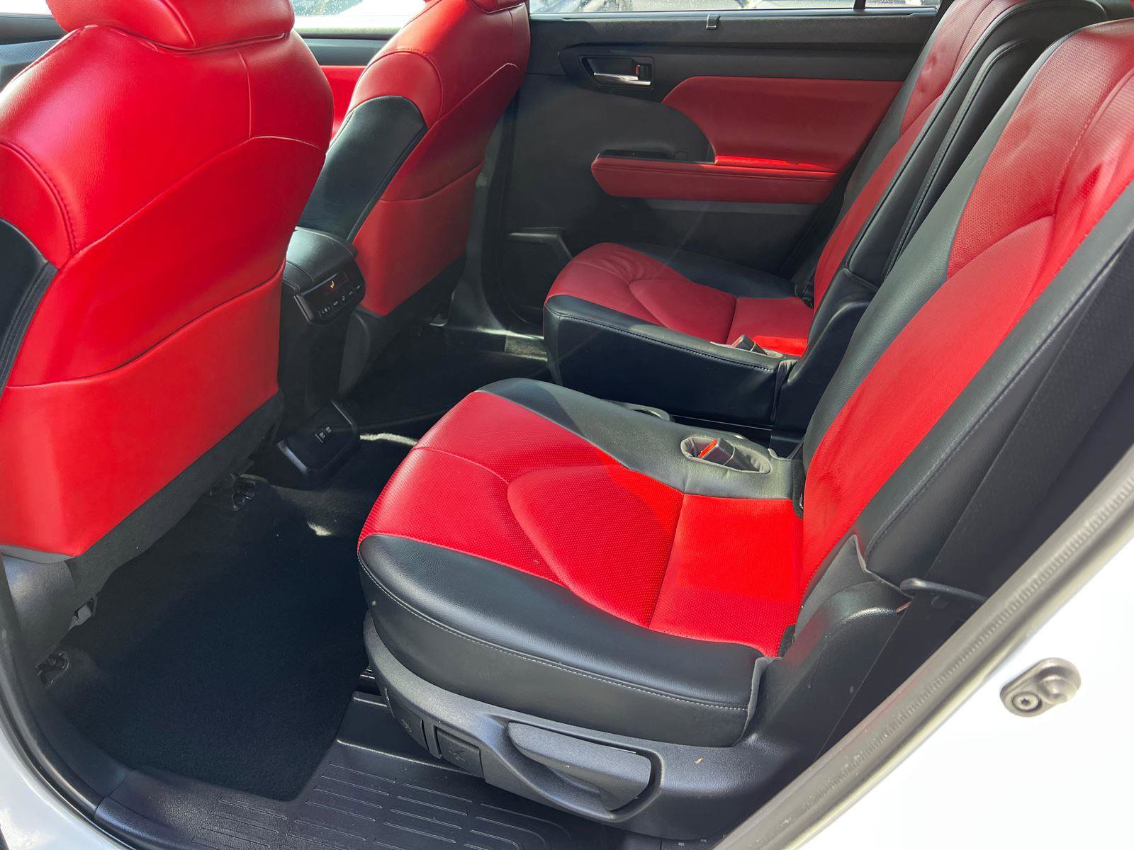 Used 2021 Toyota Highlander XSE image 22