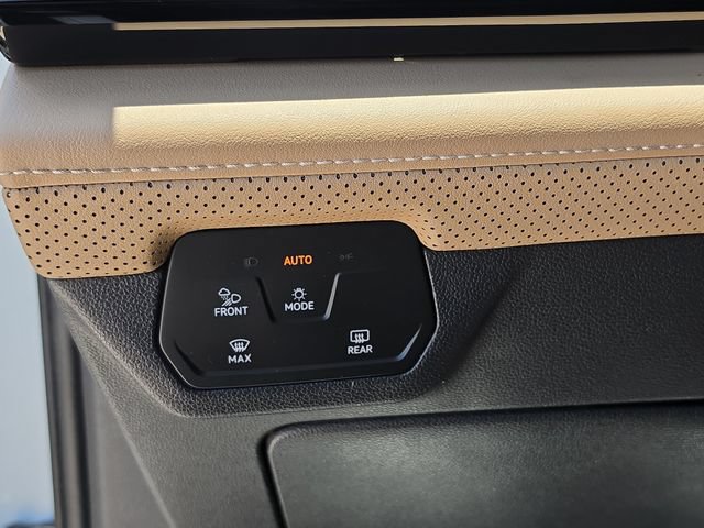 Used 2024 Volkswagen Atlas Cross Sport SE FWD image 28