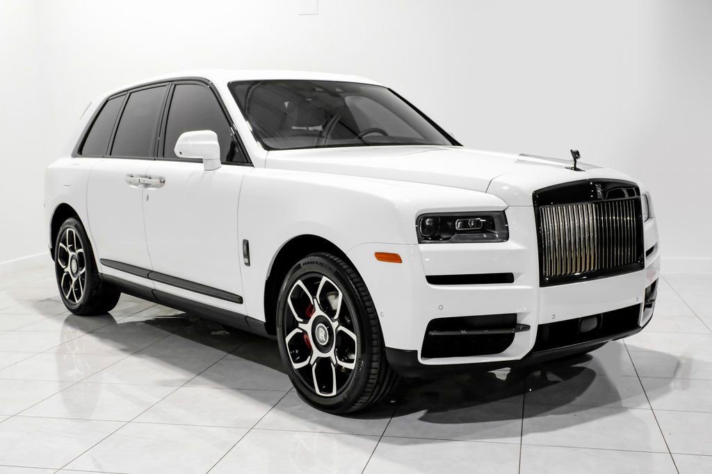 Used 2022 Rolls-Royce Cullinan Black Badge AWD/4WD image 3