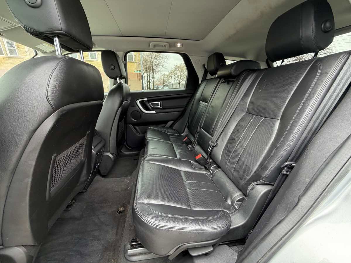 Used 2018 Land Rover Discovery Sport HSE AWD/4WD image 16