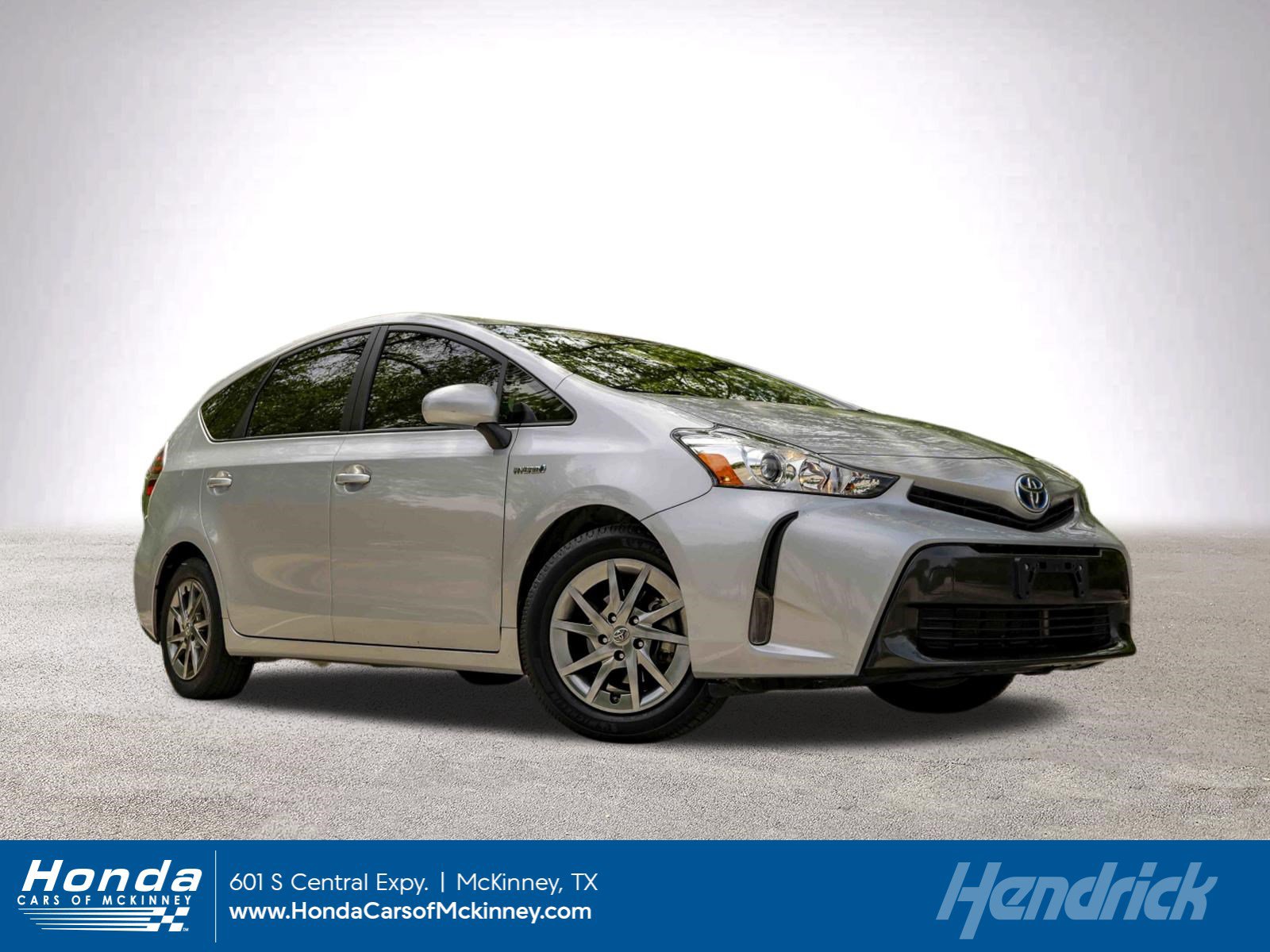 Used 2017 Toyota Prius V Three image 1