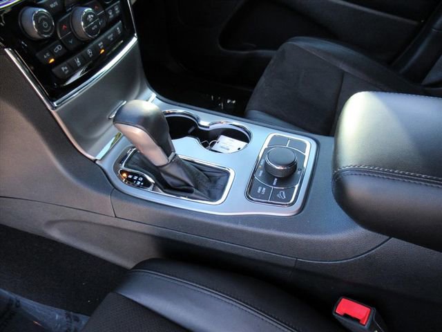 Used 2020 Jeep Grand Cherokee Laredo w/ Quick Order Package 2BN North AWD/4WD image 18