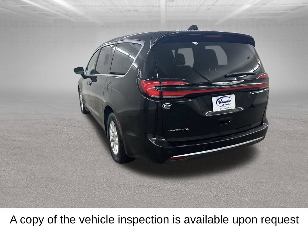 Used 2025 Chrysler Pacifica Select FWD image 10