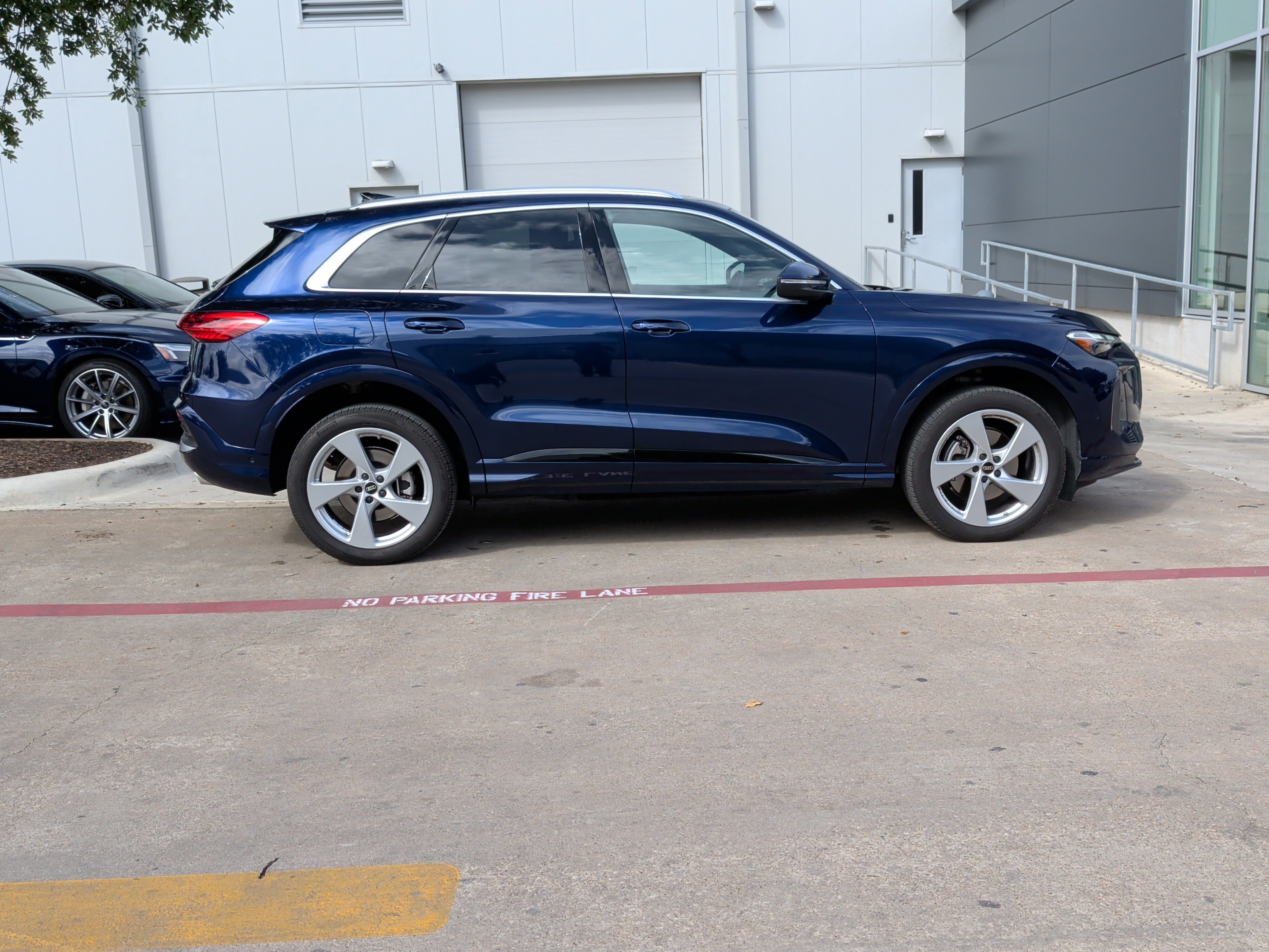 Used 2025 Audi Q5 Premium w/ Convenience Package image 12