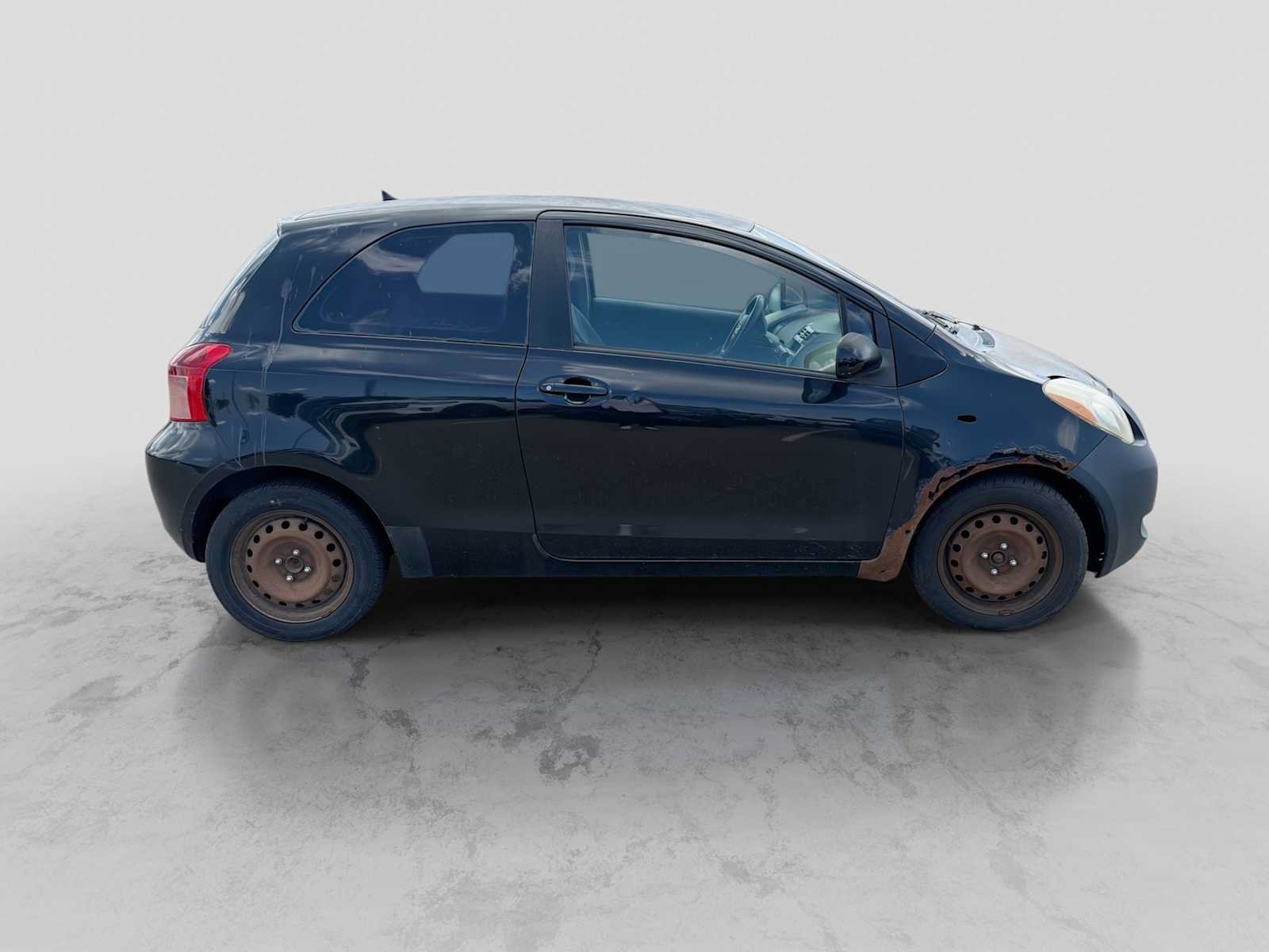 Used 2007 Toyota Yaris 2-Door Hatchback FWD image 4
