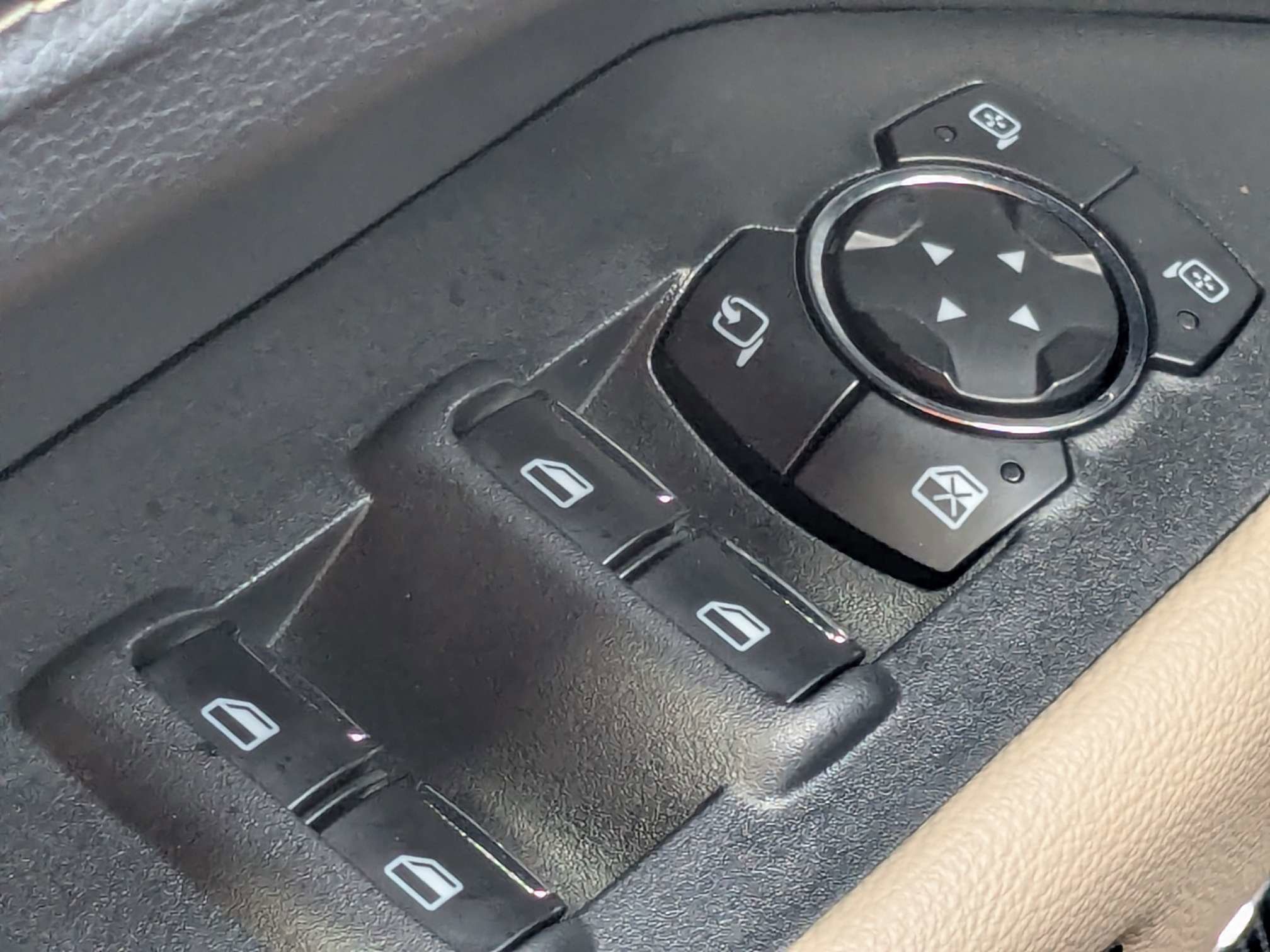 Used 2024 Ford Expedition Max XLT AWD/4WD image 32