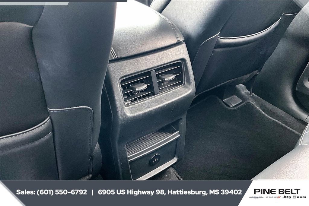 Used 2024 Ford Edge SEL image 23