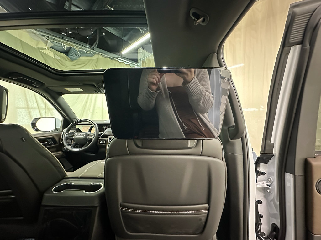 New 2026 GMC Yukon Denali Ultimate AWD/4WD image 18
