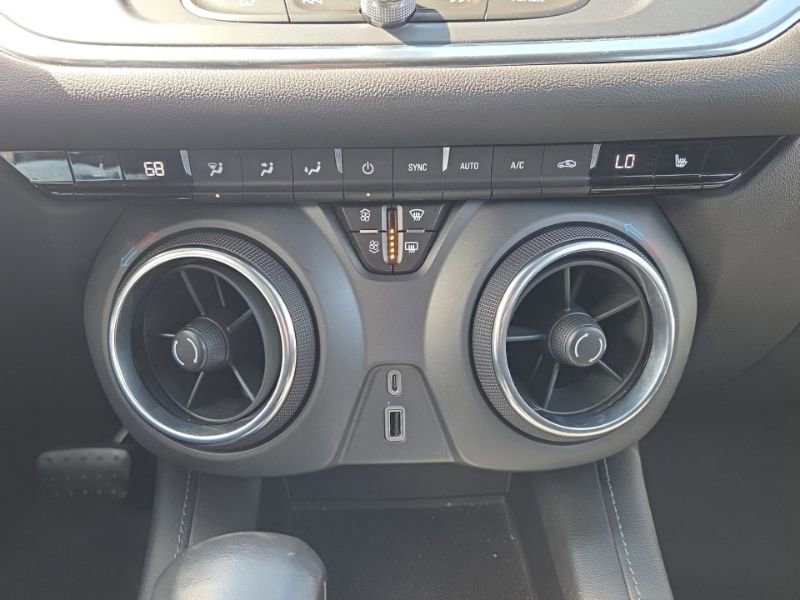 Used 2019 Chevrolet Blazer LT AWD/4WD image 34