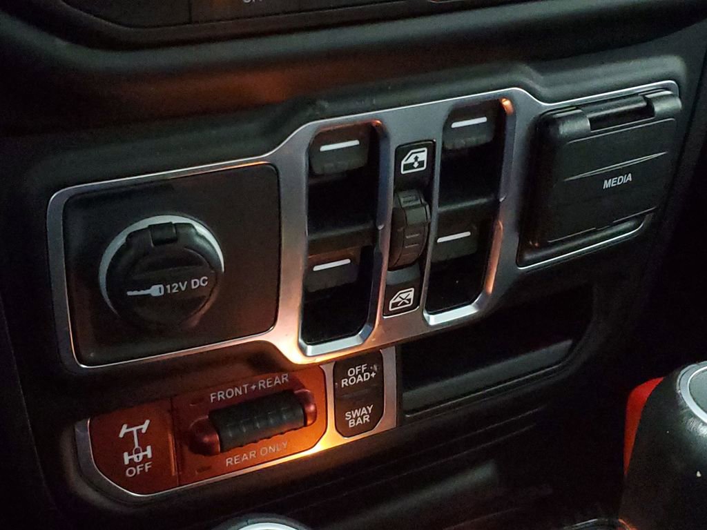 Used 2023 Jeep Gladiator Rubicon w/ Cold Weather Group image 24