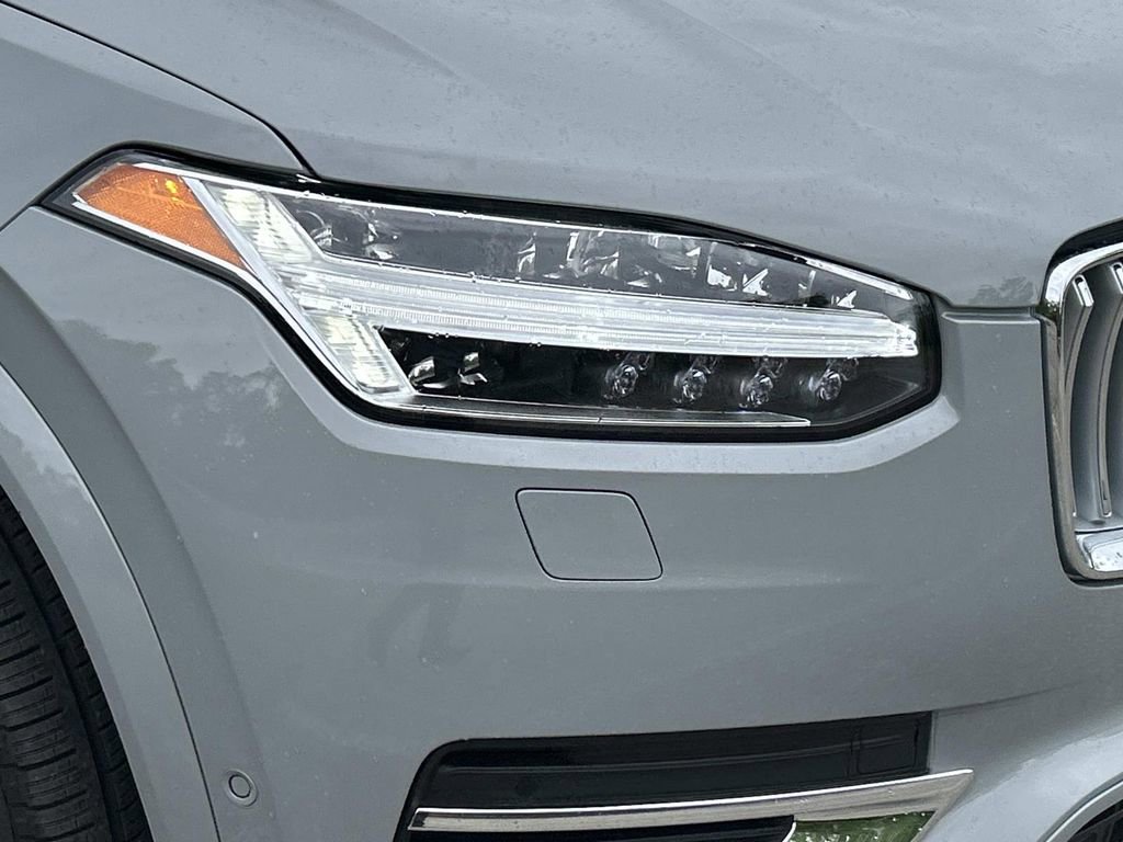 Used 2025 Volvo XC90 B6 Plus w/ Protection Package Premier image 10