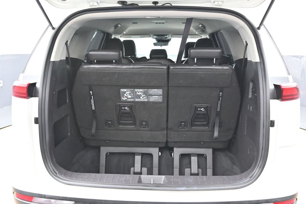 Used 2022 Kia Carnival LX FWD image 15