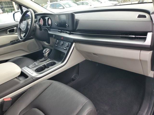 Used 2024 Kia Carnival LX image 13