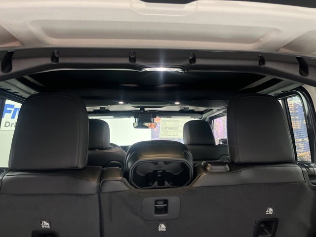 New 2025 Jeep Wrangler Unlimited Rubicon image 32