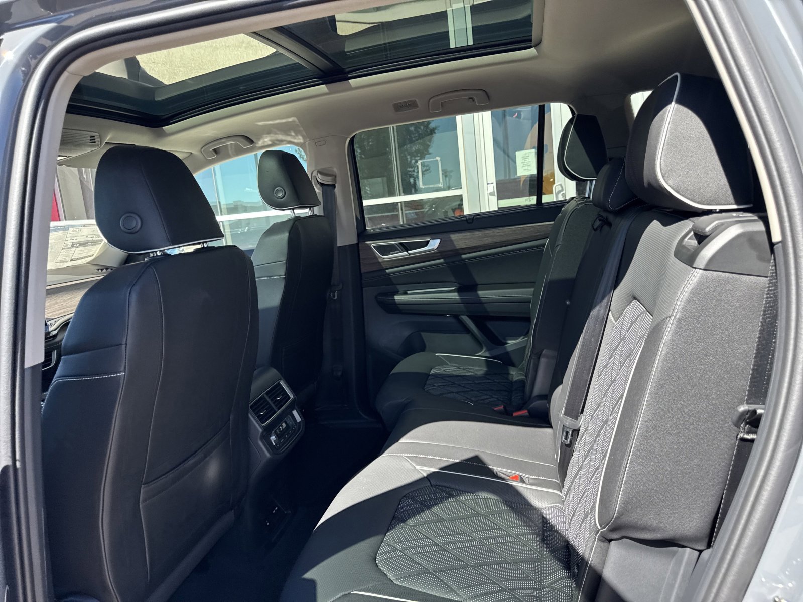 New 2026 Volkswagen Atlas SEL Premium R-Line image 18