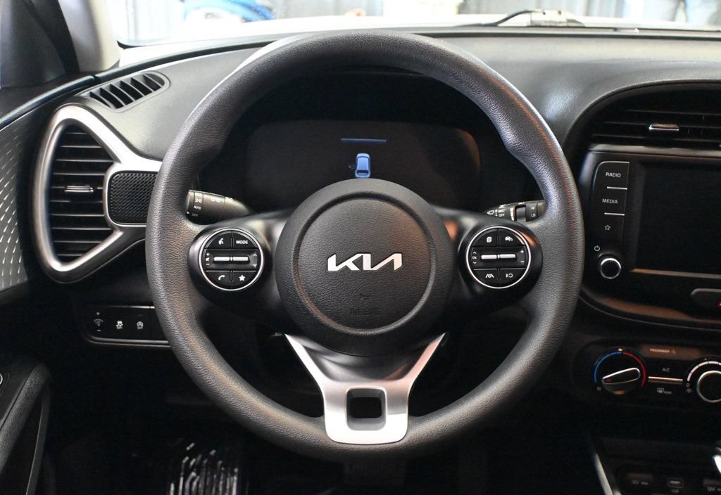 Used 2024 Kia Soul LX FWD image 12