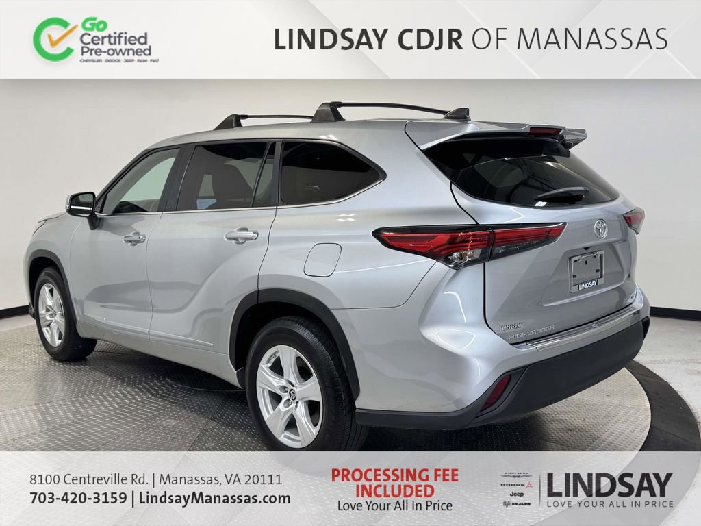 Used 2023 Toyota Highlander LE FWD image 6