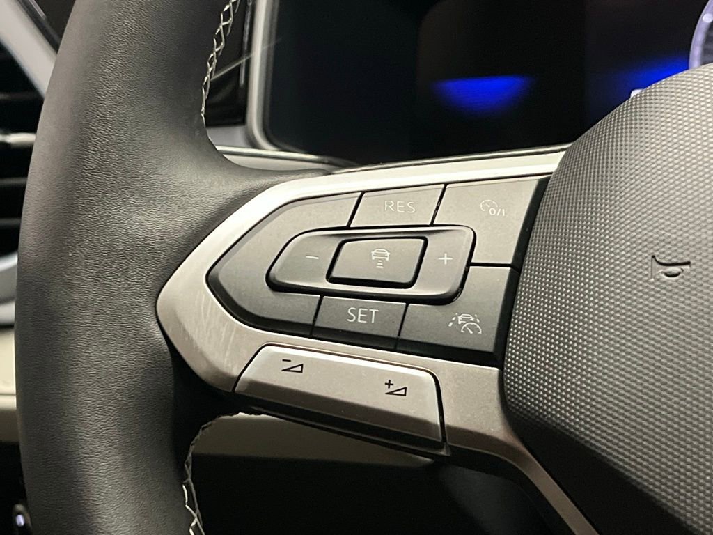 New 2026 Volkswagen Taos SE image 24