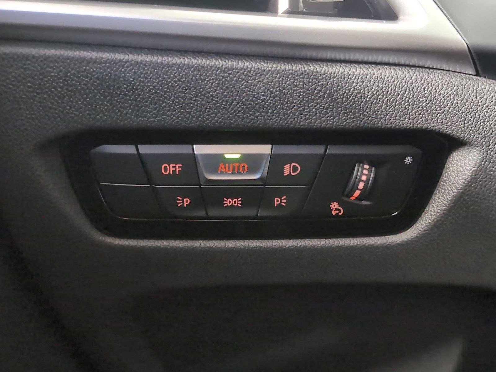 Used 2025 BMW 430i Convertible w/ M Sport Package image 27