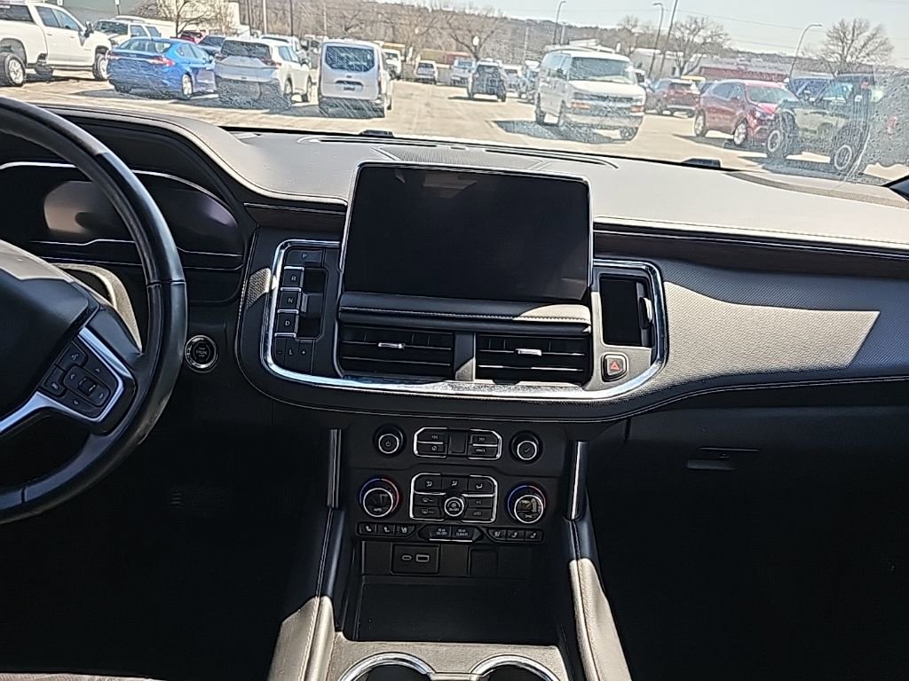 Used 2023 Chevrolet Suburban Premier image 6