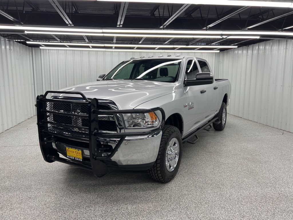 Used 2018 RAM 2500 Tradesman w/ Chrome Appearance Group AWD/4WD image 3