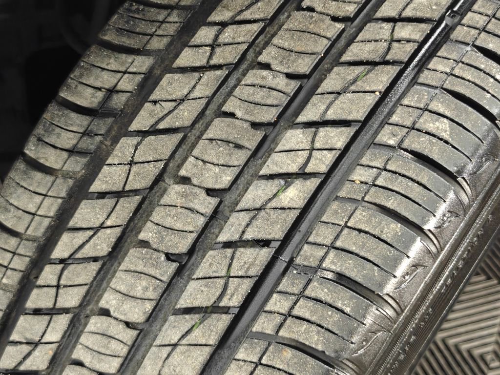 Used 2023 Nissan Rogue S image 44