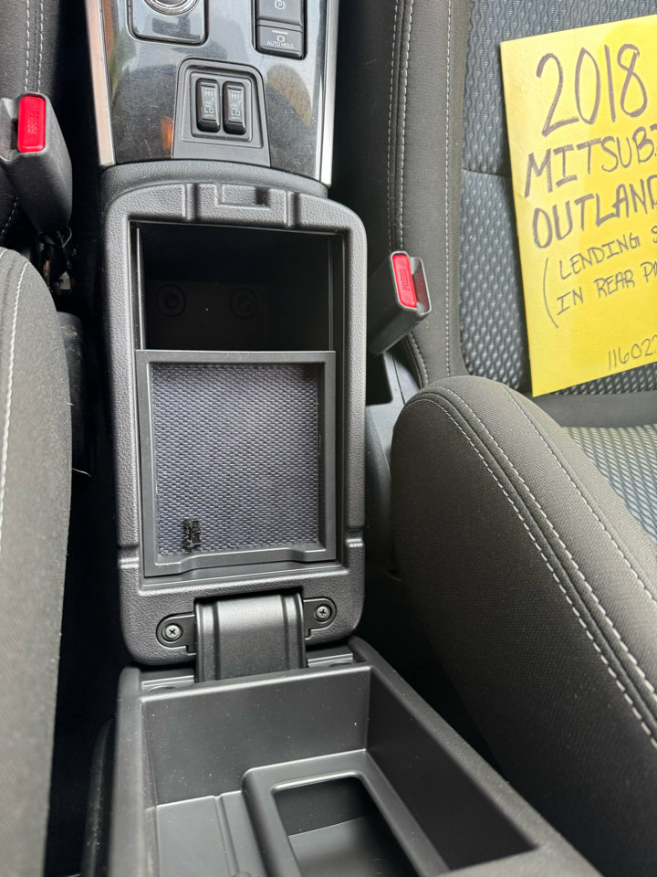 Used 2018 Mitsubishi Outlander ES image 11