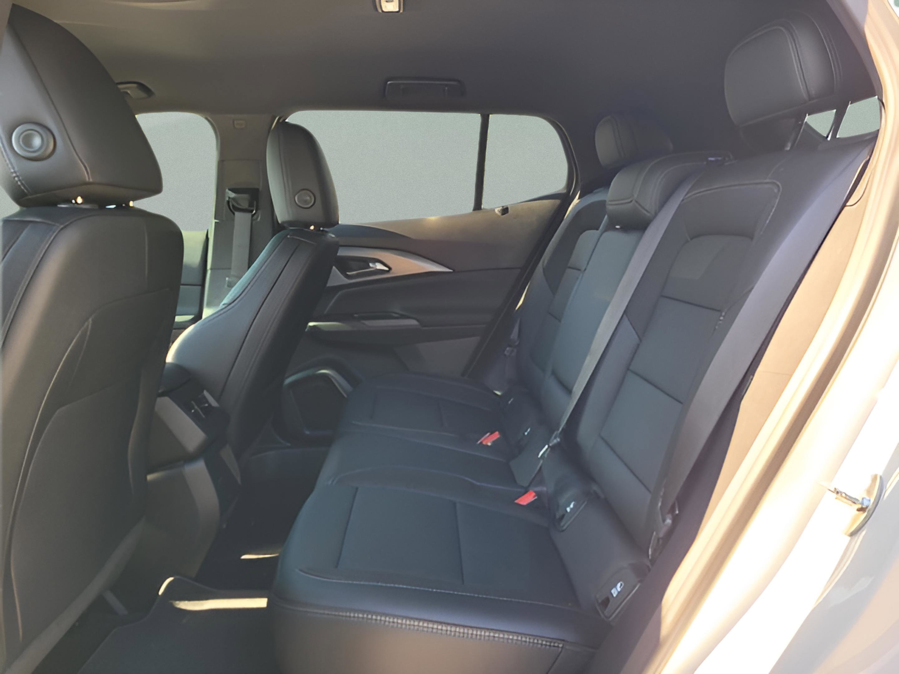 New 2026 Chevrolet Equinox EV LT image 8