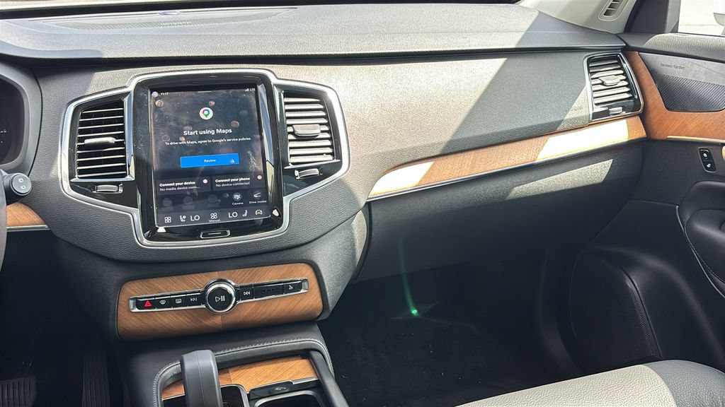 Certified 2024 Volvo XC90 T8 Plus w/ Protection Package Premier AWD/4WD image 8