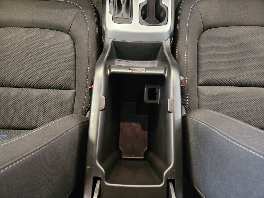 Used 2022 Chevrolet Colorado LT w/ Safety Package image 19