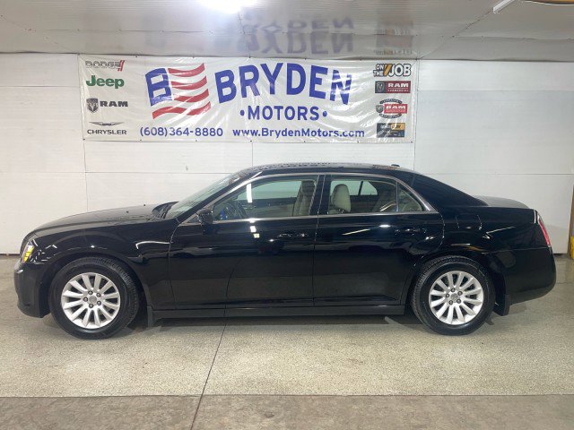 Used 2013 Chrysler 300 w/ Driver Convenience Group image 5