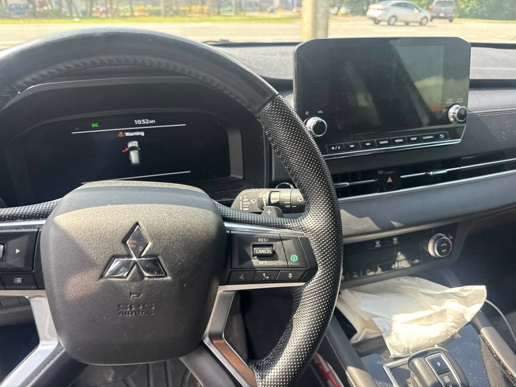 Used 2023 Mitsubishi Outlander SEL FWD image 8
