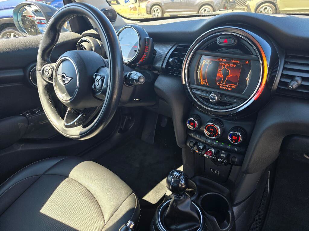 Used 2015 MINI Cooper 4-Door Hardtop FWD image 12