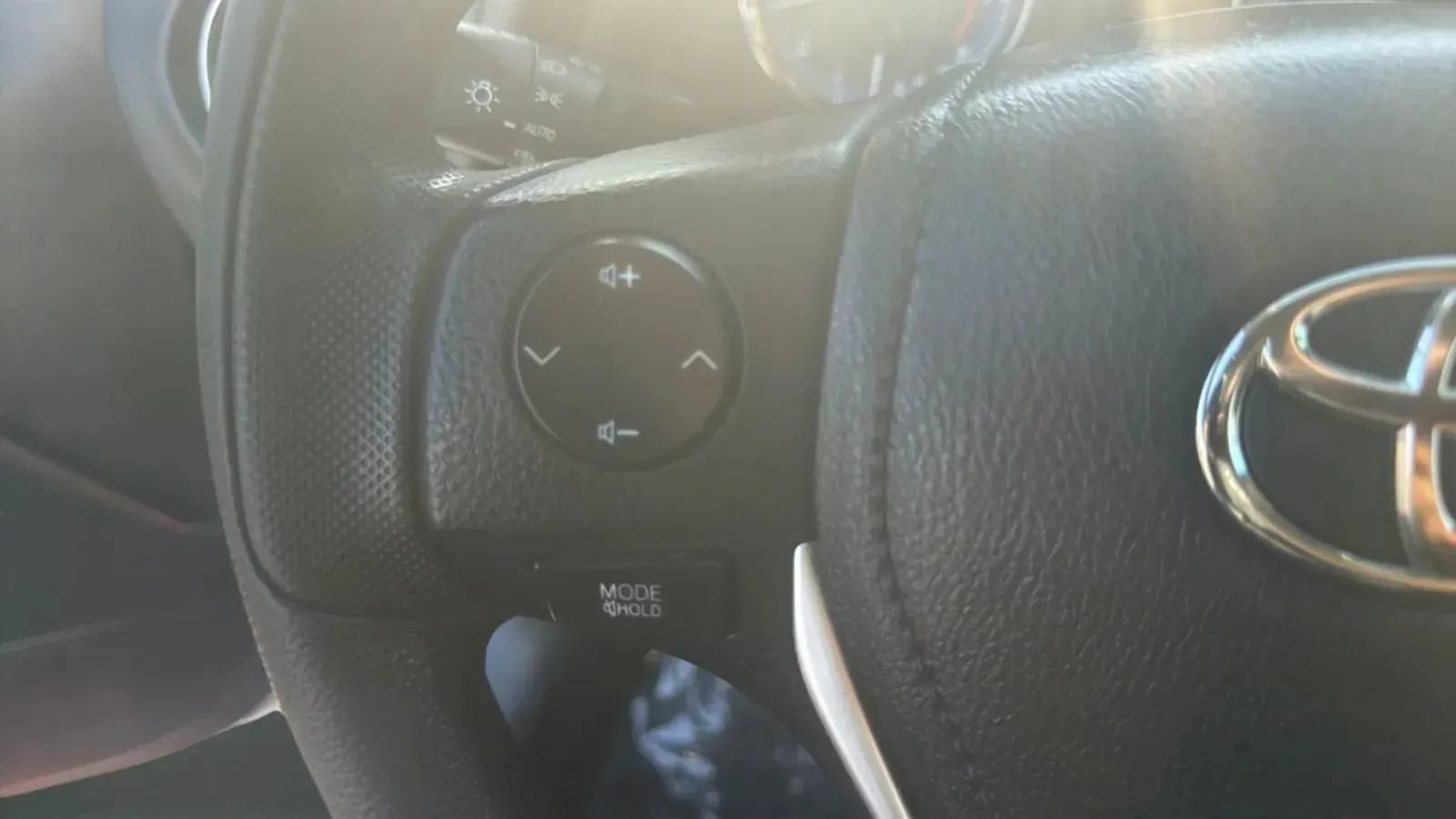 Used 2019 Toyota Corolla LE FWD image 25