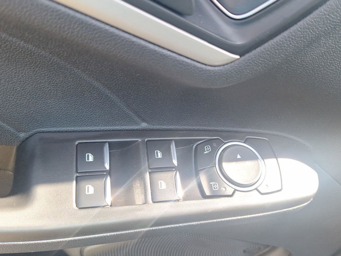 Used 2022 Ford Escape S image 18