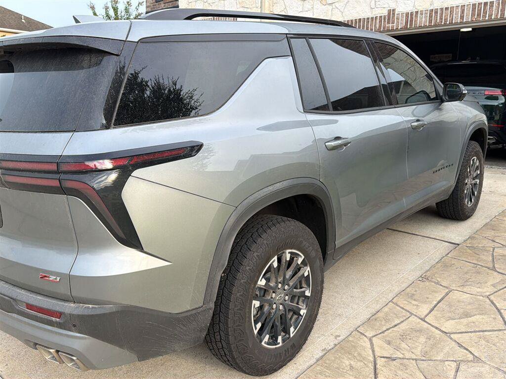 Used 2026 Chevrolet Traverse Z71 w/ Driver Confidence Package AWD/4WD image 3