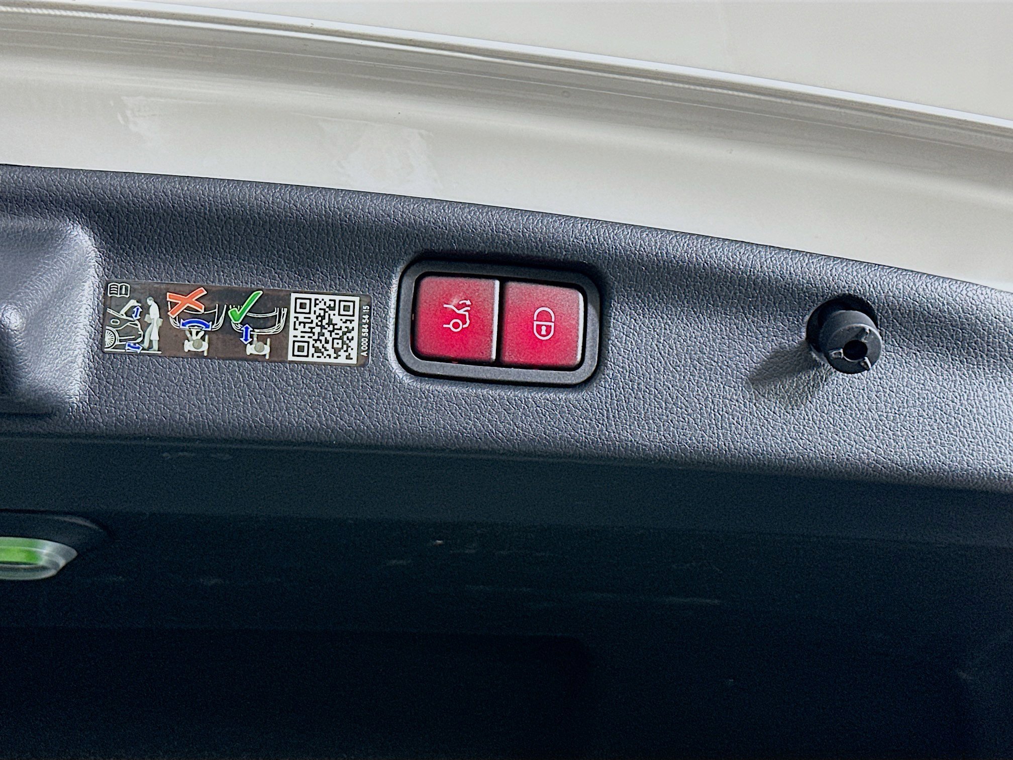 Used 2024 Mercedes-Benz C 300 4MATIC Sedan image 29