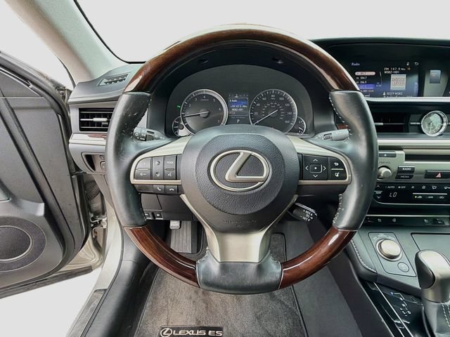 Used 2016 Lexus ES 350 w/ Premium Package w/Wood Trim FWD image 36