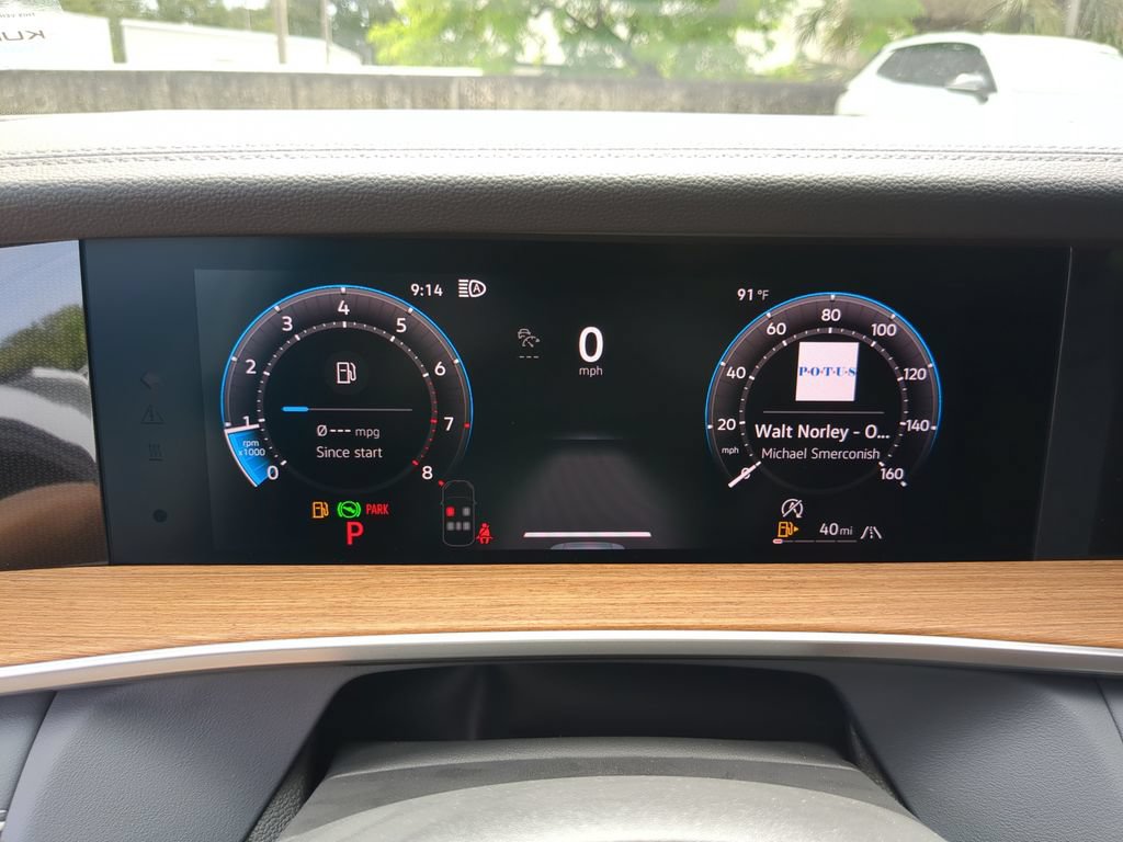 New 2026 Volkswagen Tiguan SEL R-Line AWD/4WD image 32