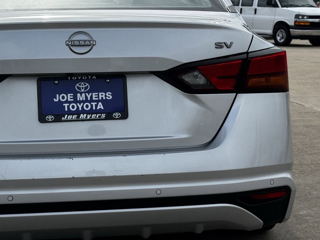 Used 2024 Nissan Altima 2.5 SV FWD image 9