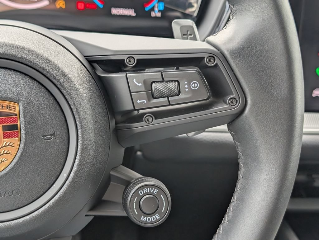 Certified 2025 Porsche Cayenne Coupe AWD/4WD image 27