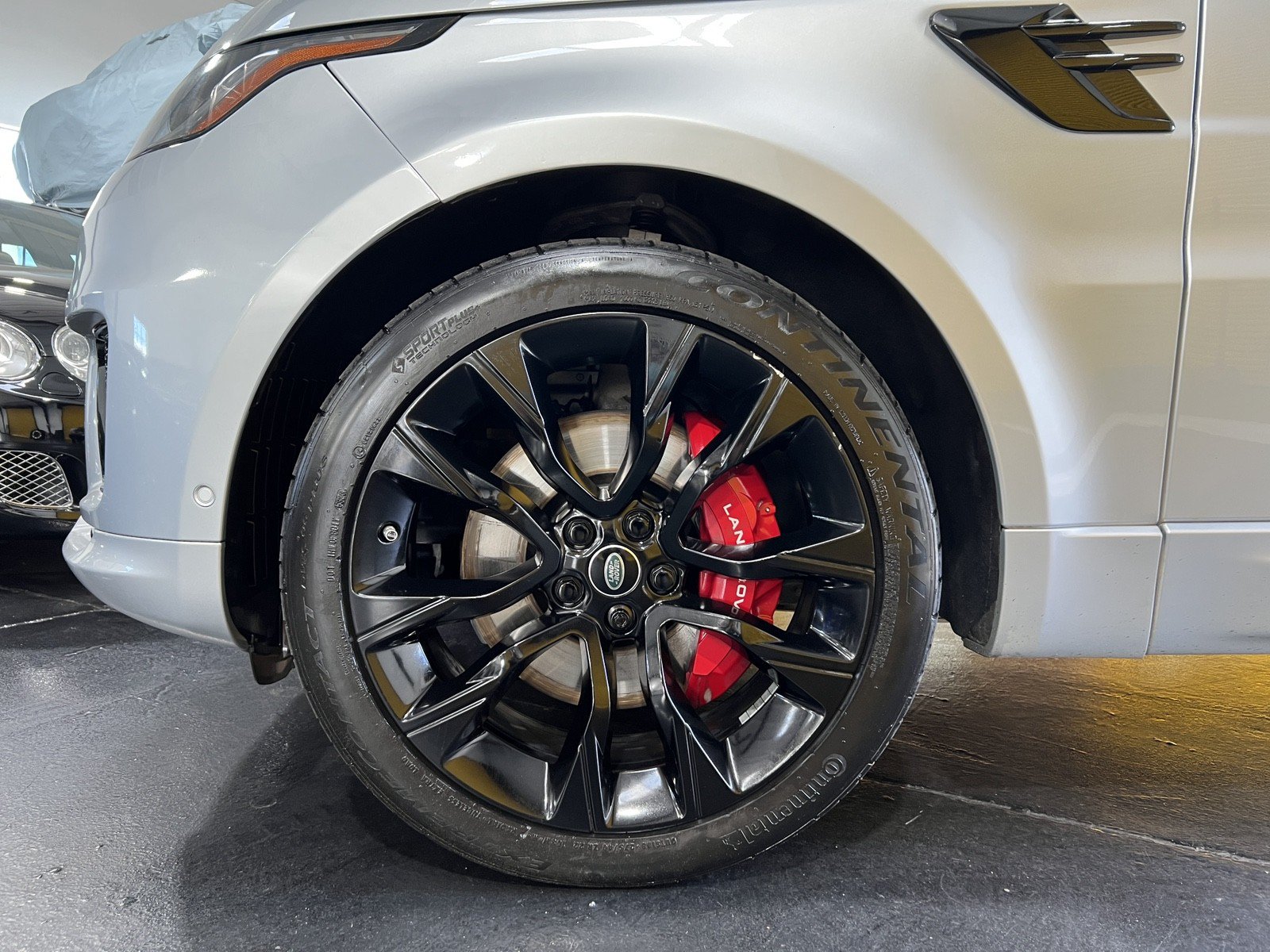 Used 2021 Land Rover Range Rover Sport HST AWD/4WD image 30