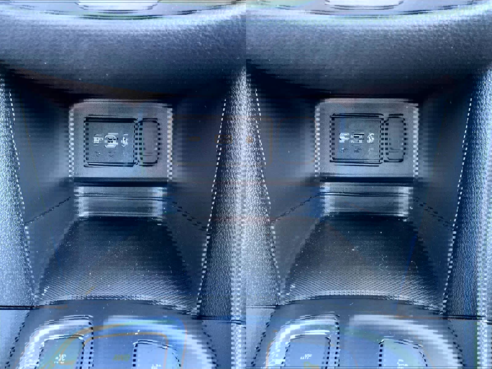 Used 2023 Chevrolet Equinox LT AWD/4WD image 25