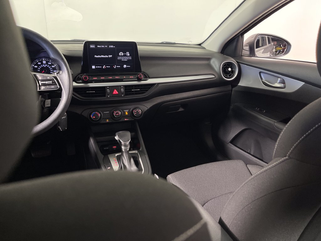 Used 2024 Kia Forte LXS w/ LXS Technology Package FWD image 17