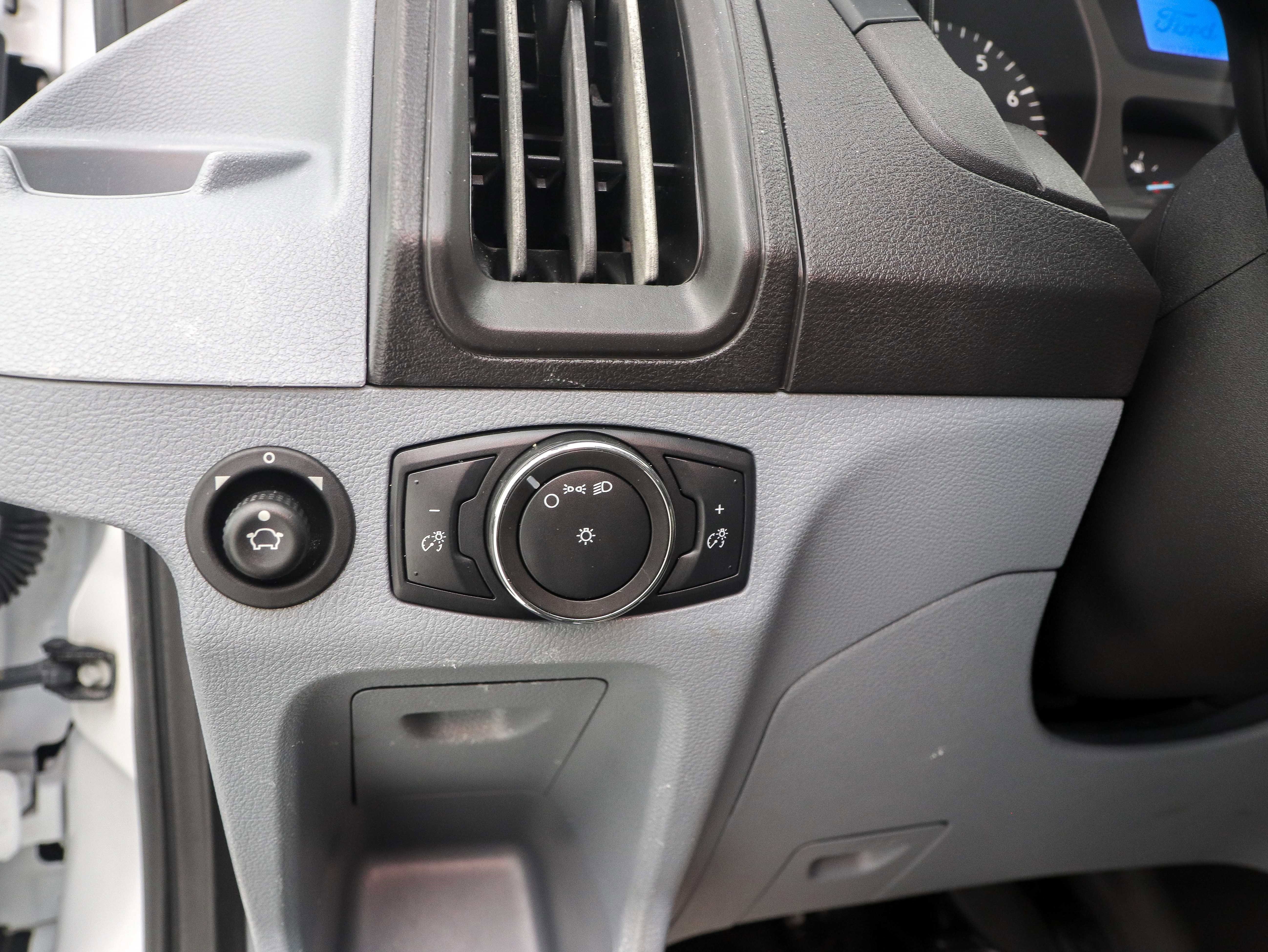 Used 2019 Ford Transit 350 XL image 27