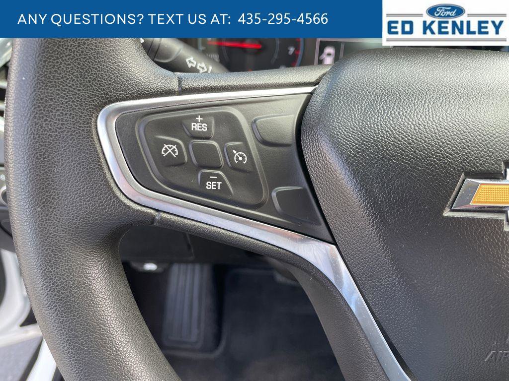 Used 2017 Chevrolet Malibu LT FWD image 15