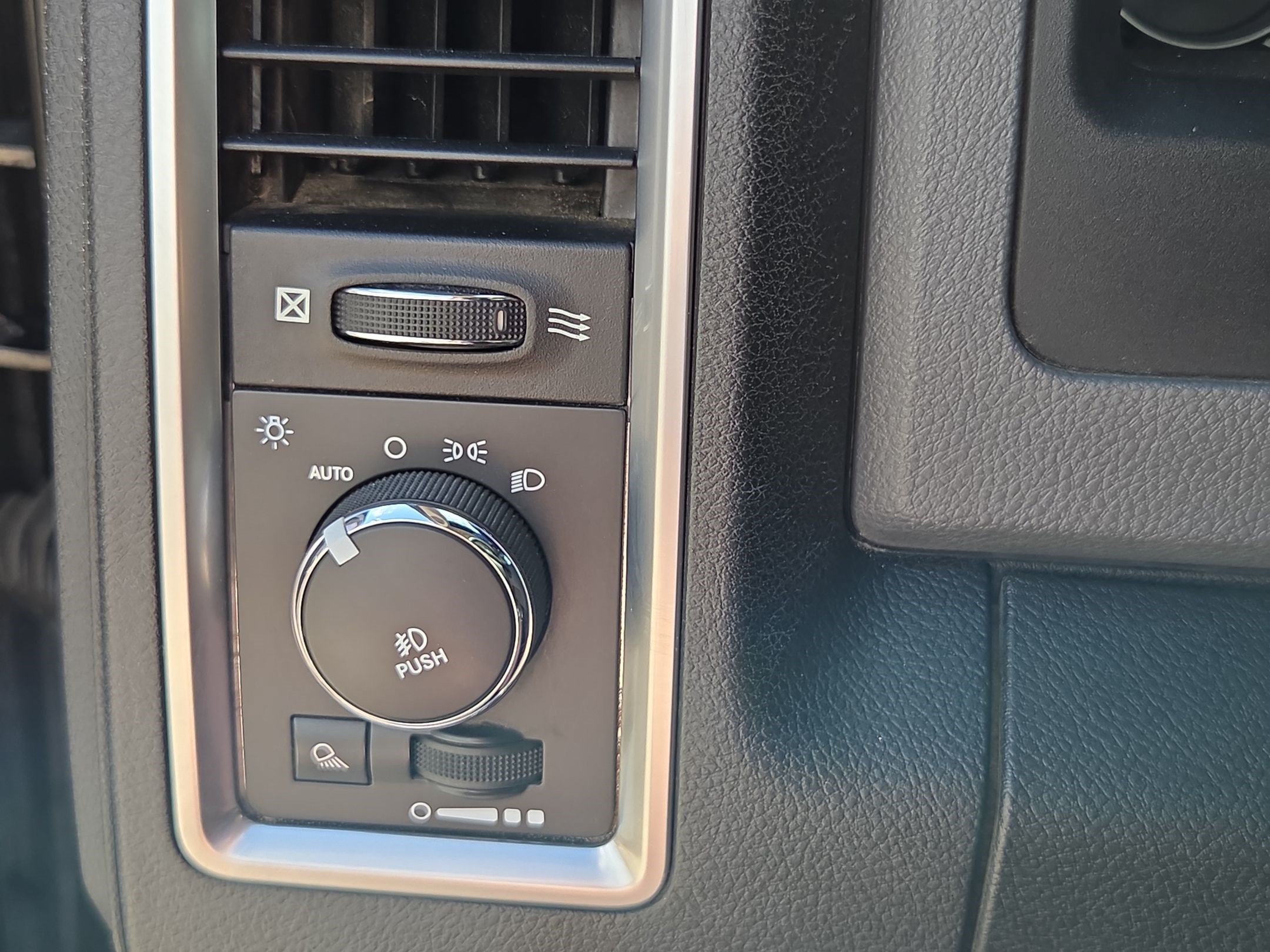 Used 2017 RAM 2500 Big Horn AWD/4WD image 22