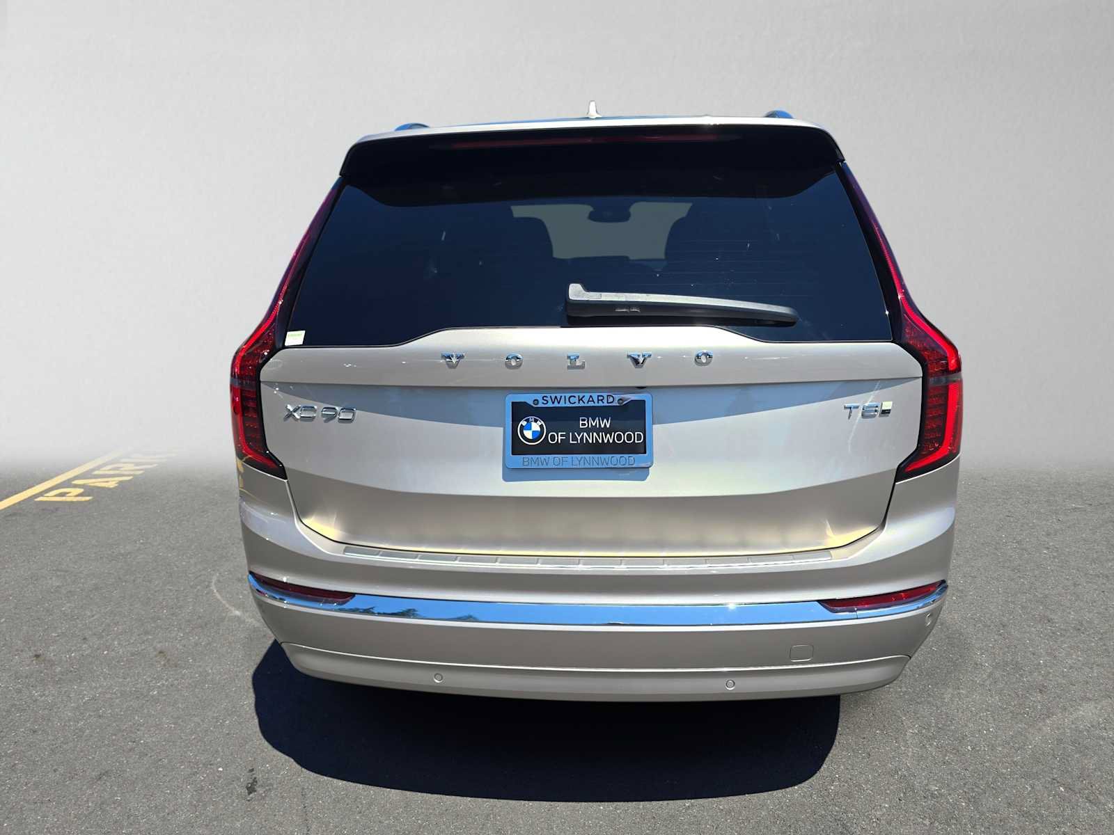 Used 2026 Volvo XC90 T8 Plus w/ Protection Package Premier AWD/4WD image 4